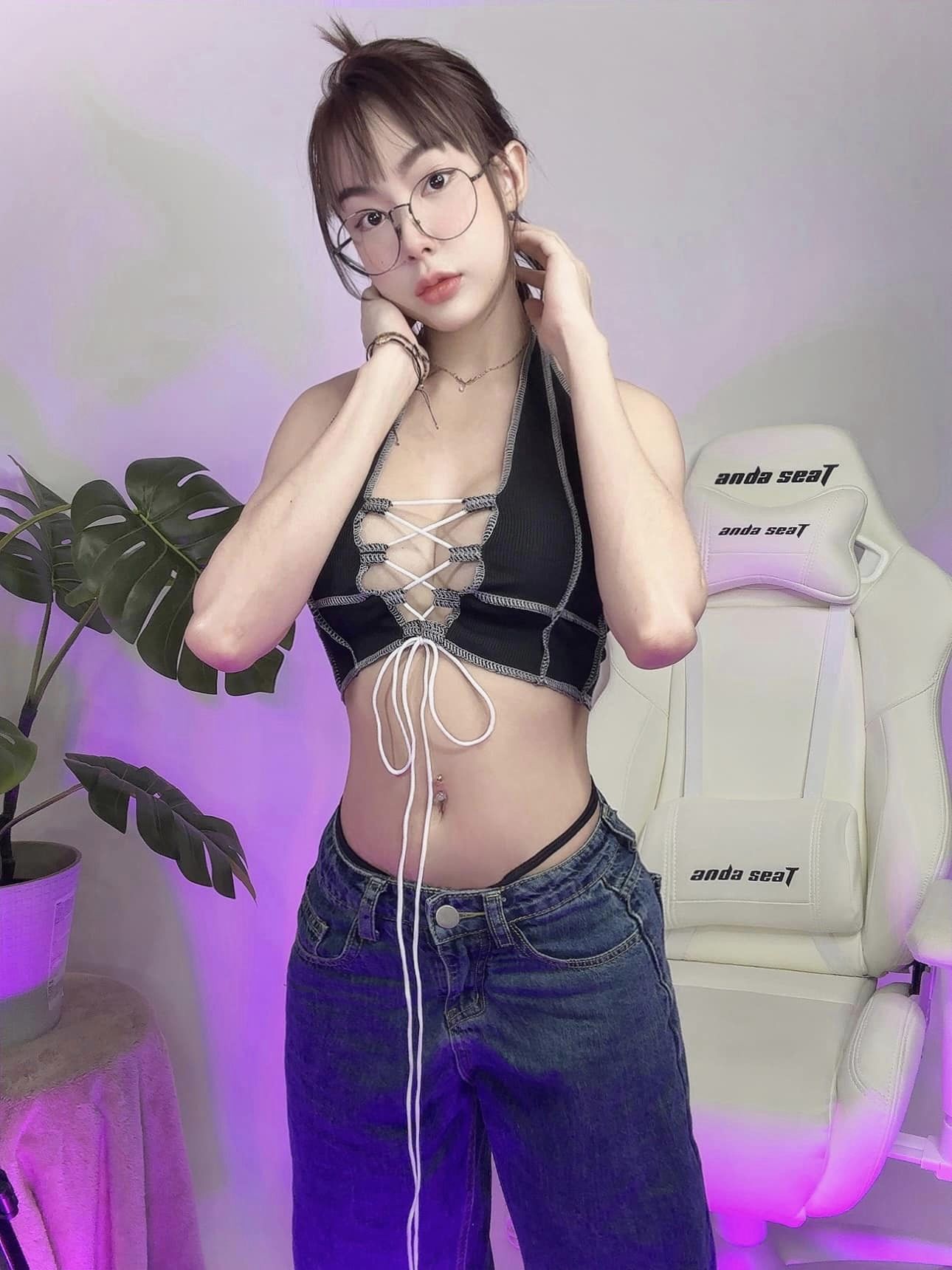 เปิดวาร์ป ฟางโกะ โอเค เน็ตไอดอลสุดเซ็กซี่ ผู้ซ่อนของดีไว้ใน Onlyfans 17