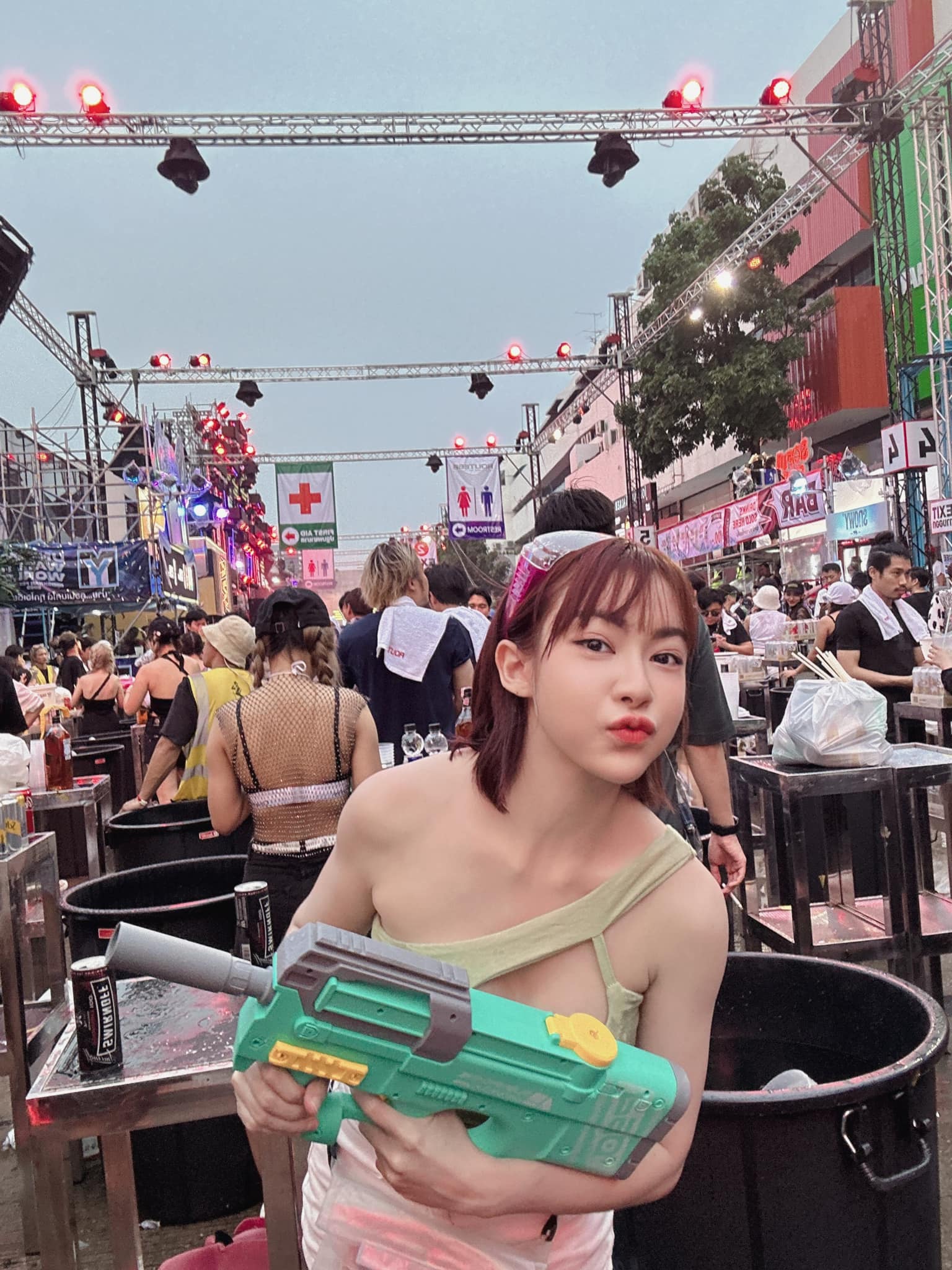 เปิดวาร์ป ฟางโกะ โอเค เน็ตไอดอลสุดเซ็กซี่ ผู้ซ่อนของดีไว้ใน Onlyfans 25