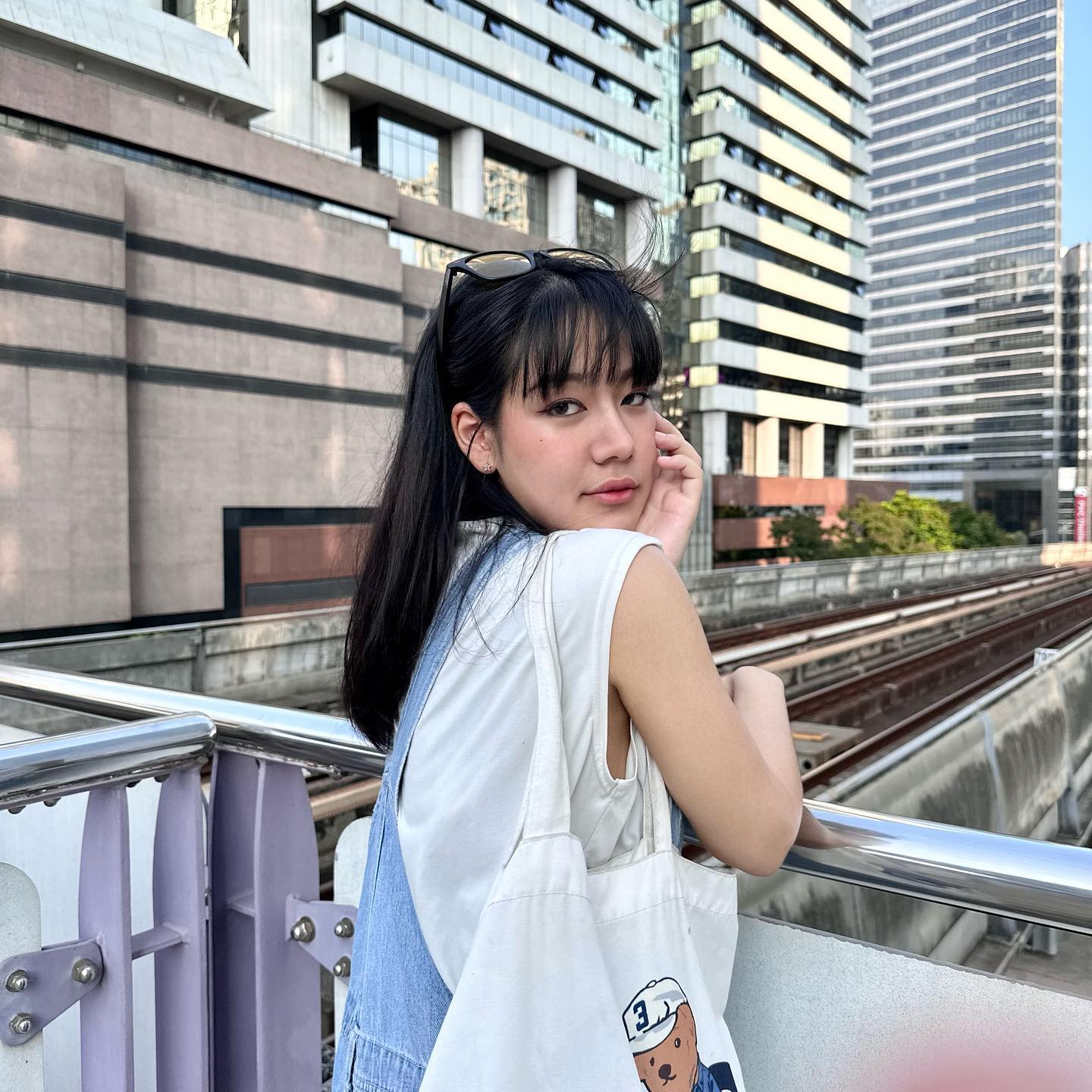เปิดวาร์ป จ๊ะจ๋า แดนดาว ผู้รับบท อึ่ง บ่าวสุดน่ารักใน “พรหมลิขิต” สวยแซ่บจนต้องร้องว้าววว 14