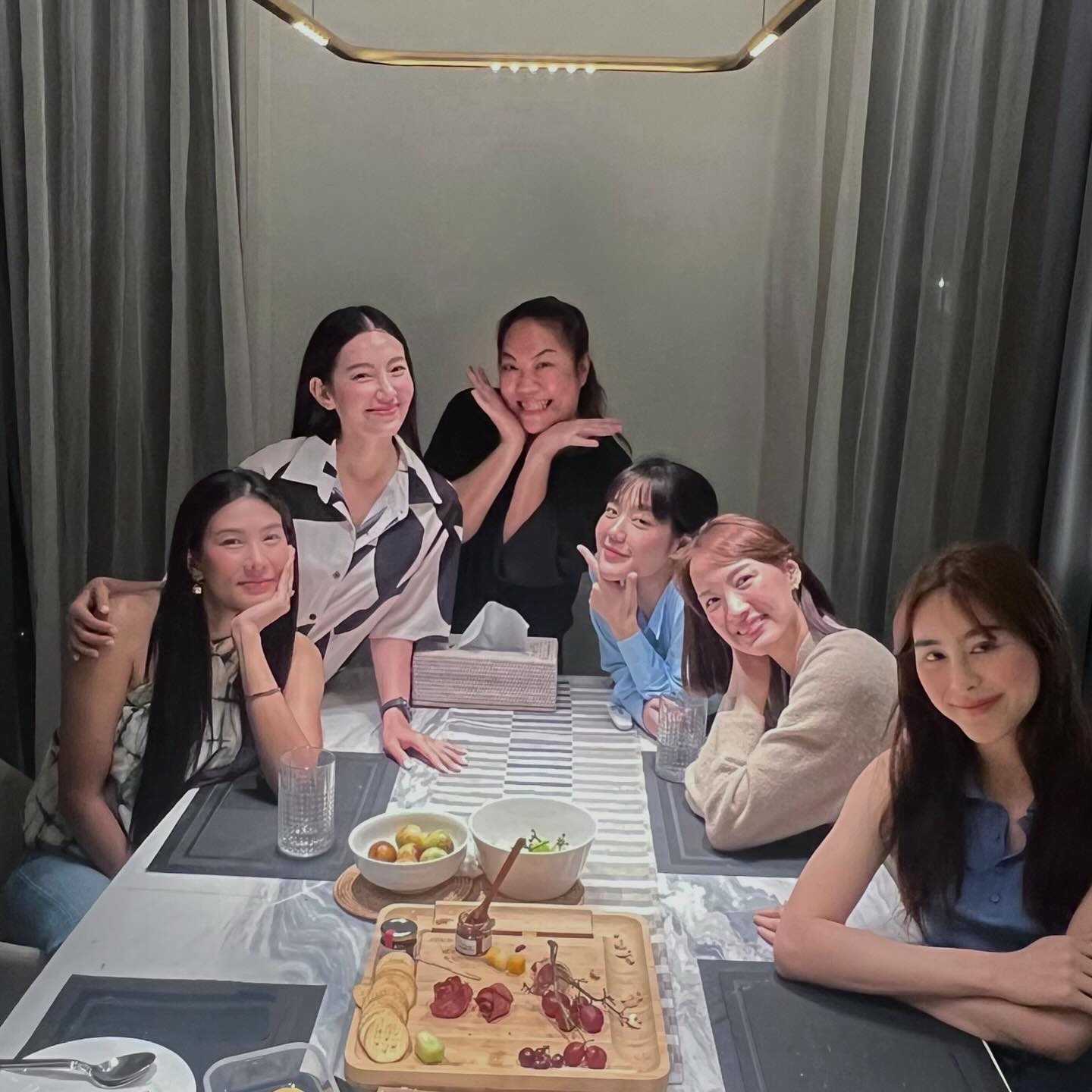 เปิดวาร์ป จ๊ะจ๋า แดนดาว ผู้รับบท อึ่ง บ่าวสุดน่ารักใน “พรหมลิขิต” สวยแซ่บจนต้องร้องว้าววว 19